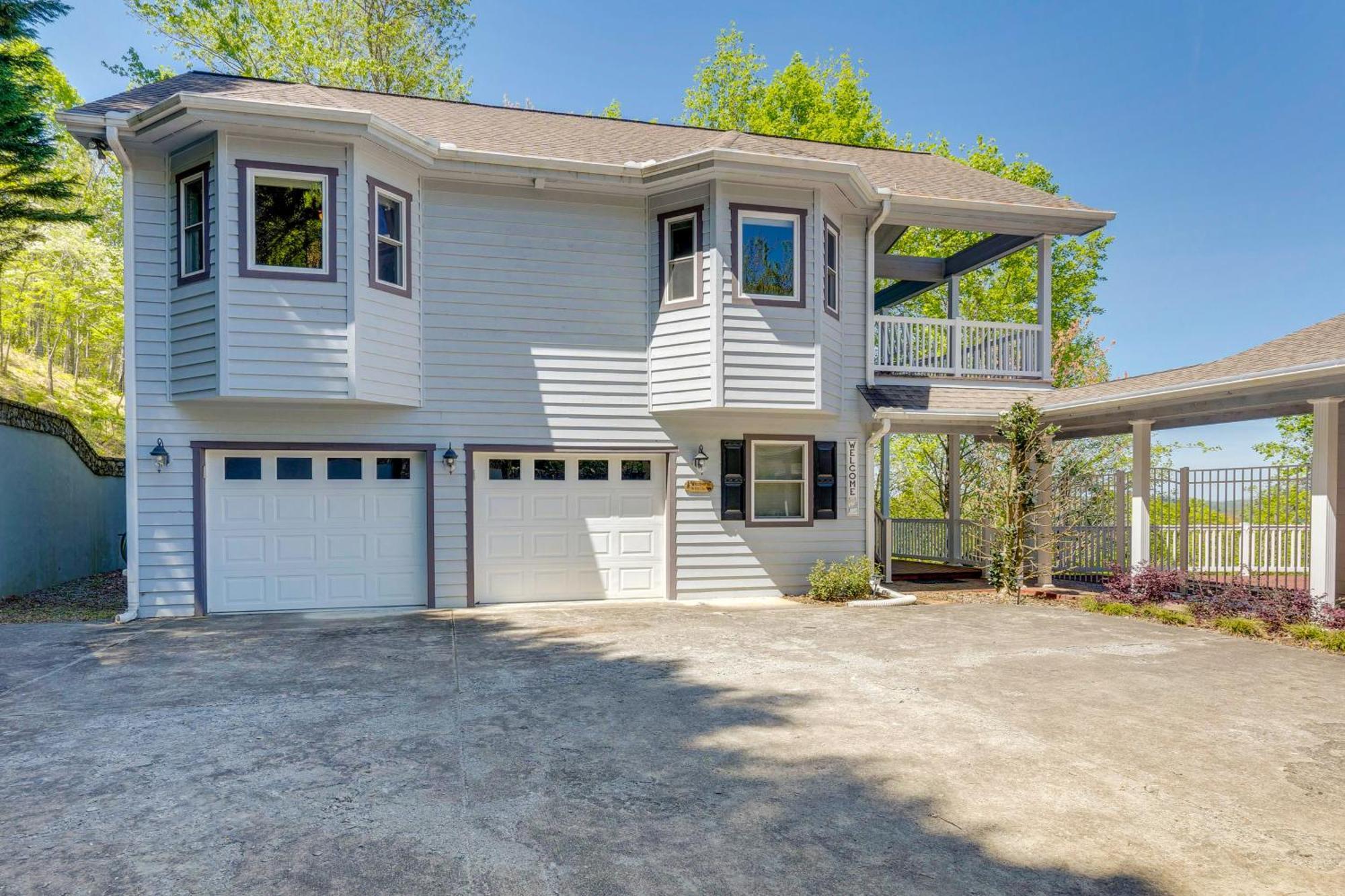 Lake-View Condo With Covered Deck In Hiawassee! Exterior photo